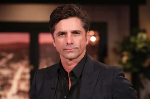 ¡John Stamos revela haber sufrido abuso sexual!