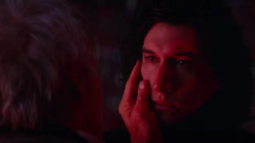 ¿Adam Driver se siente perseguido por escena de Star Wars?