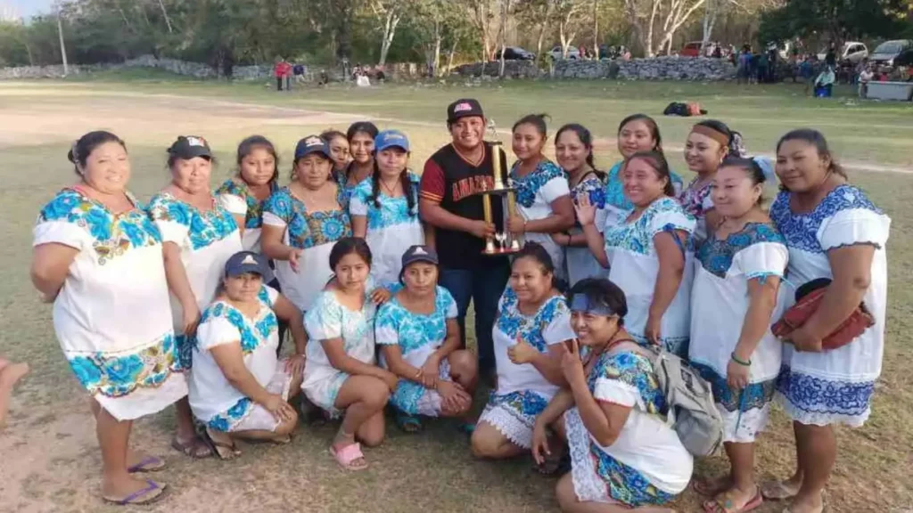 Las Amazonas de Yaxunah